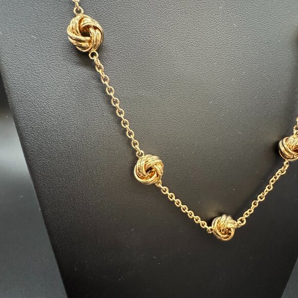 Vintage Avon Gold Tone Chain Necklace and Pierced Earrings set with Knots - Picture 4 of 12